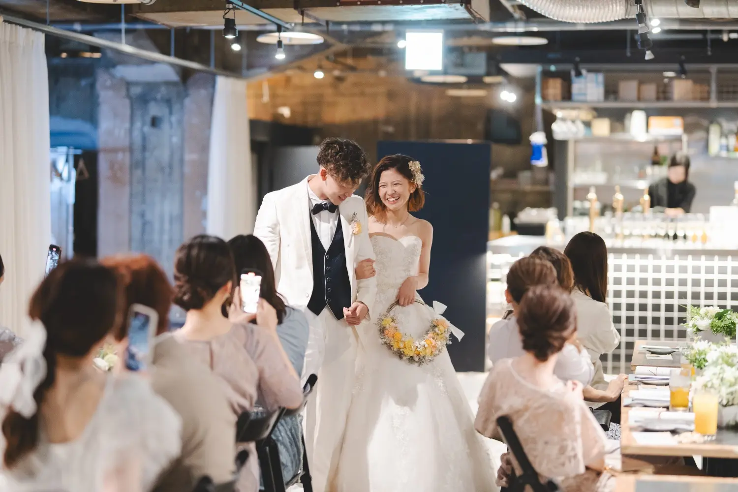 海外挙式後のパーティー・1.5次会は anymarry.の会費婚