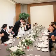 【プロに聞く】「少人数ウェディング」司会は誰がする？お金をかけてプロに頼むかが新郎新婦の悩みどころに…