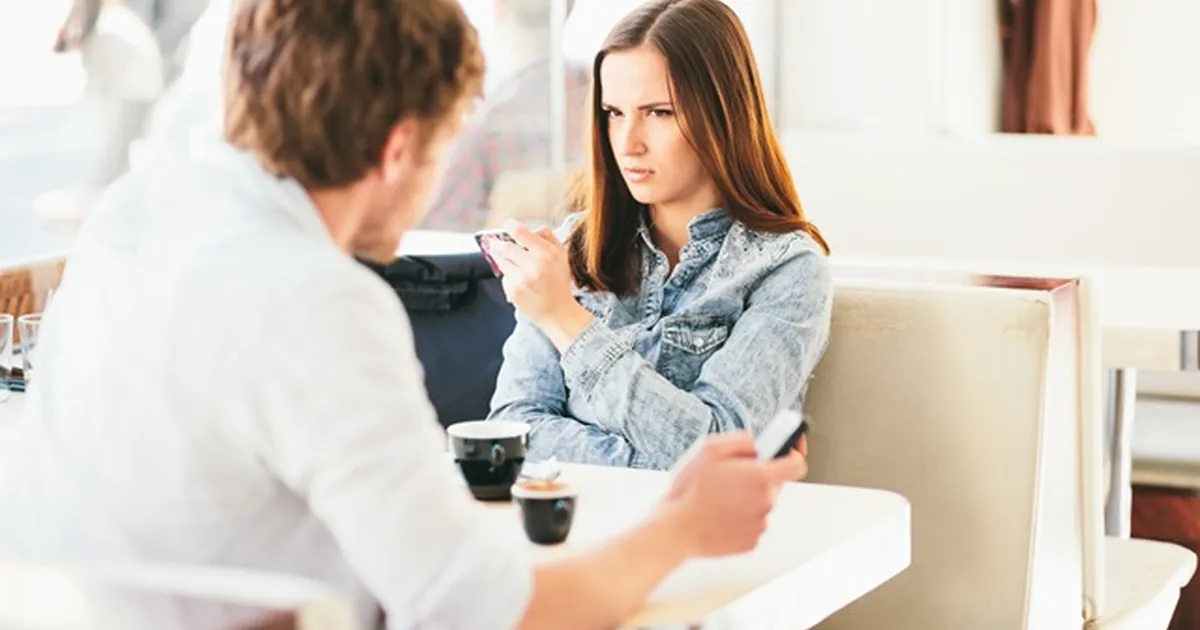 婚約者の 貧乏ゆすり が気になって仕方ない 他の嫌なところも見えてきてしまいどうしたら みんなのウェディングニュース