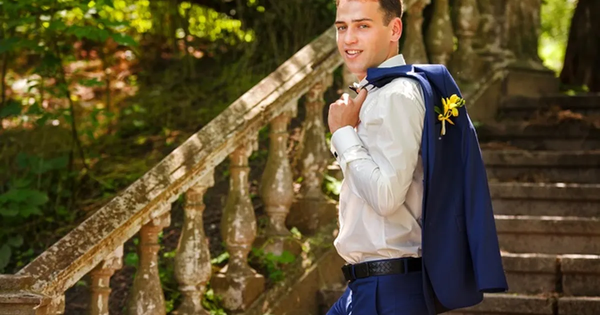 みんなの前で男泣き 新郎も涙 涙の結婚式 みんなのウェディングニュース みんなの前で男泣き 新郎も涙 涙の結婚式 みんなのウェディングニュース