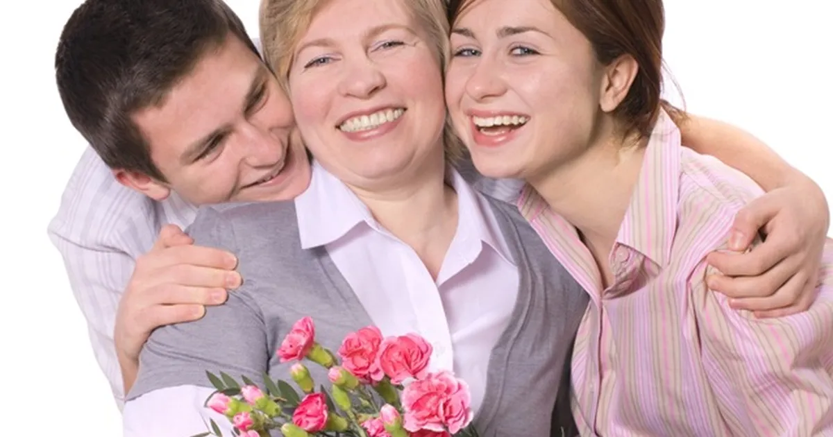 親孝行のプレゼント、今までに贈ったなかで一番高額なものは?? みんなのウェディングニュース