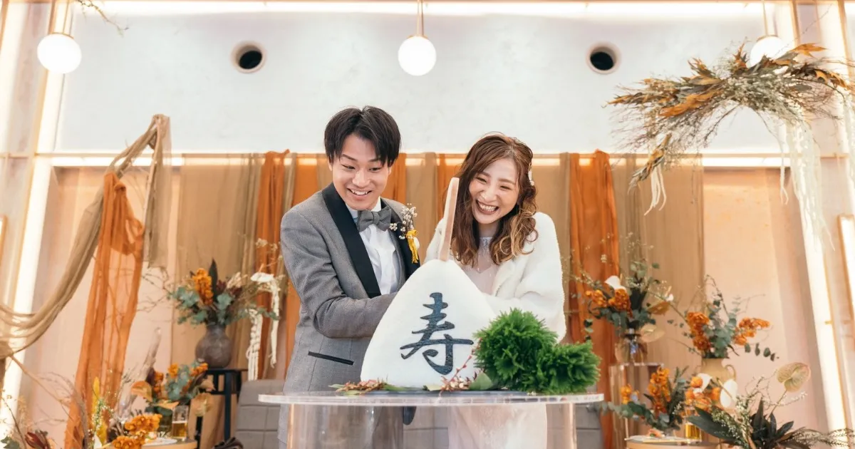 ケーキ入刀の代わりになる面白い演出16選！お酒におにぎり、食べ物以外