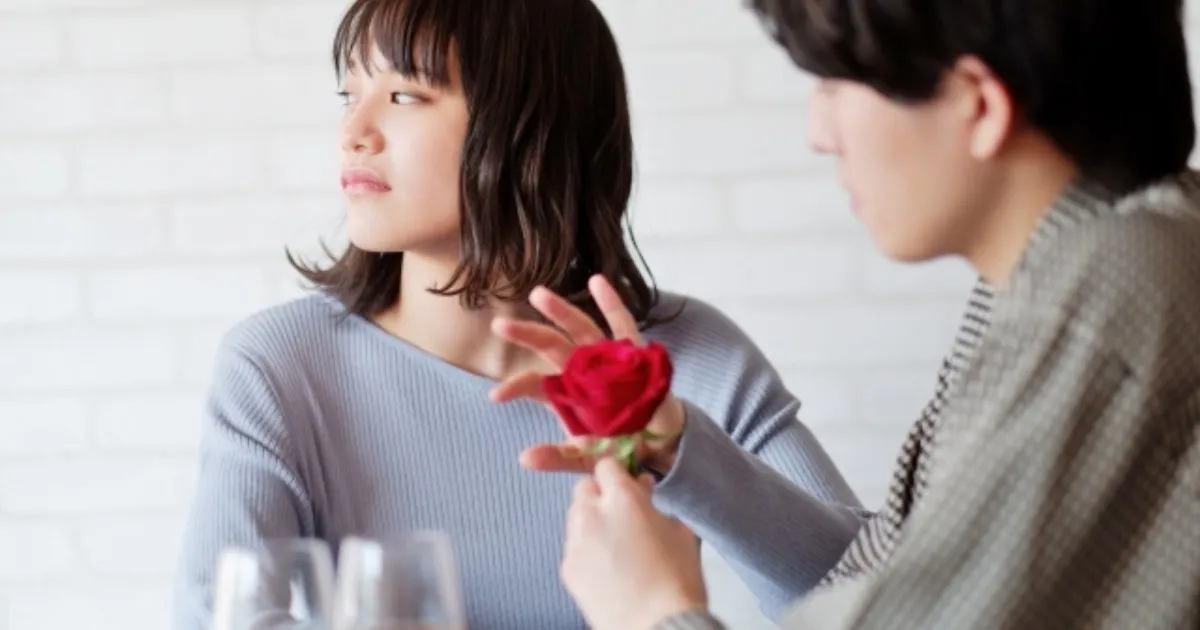 好き避け してしまう男女の心理とは 後悔しないための対処法や見分け方 みんなのウェディングニュース