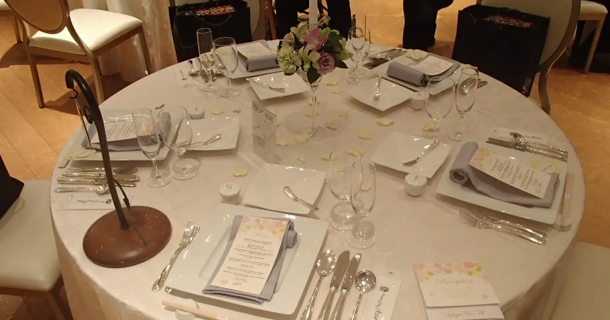 カードタイプの引き出物 にすることを親に反対された と悩むプレ花嫁 実際もらったらどう思う みんなのウェディングニュース