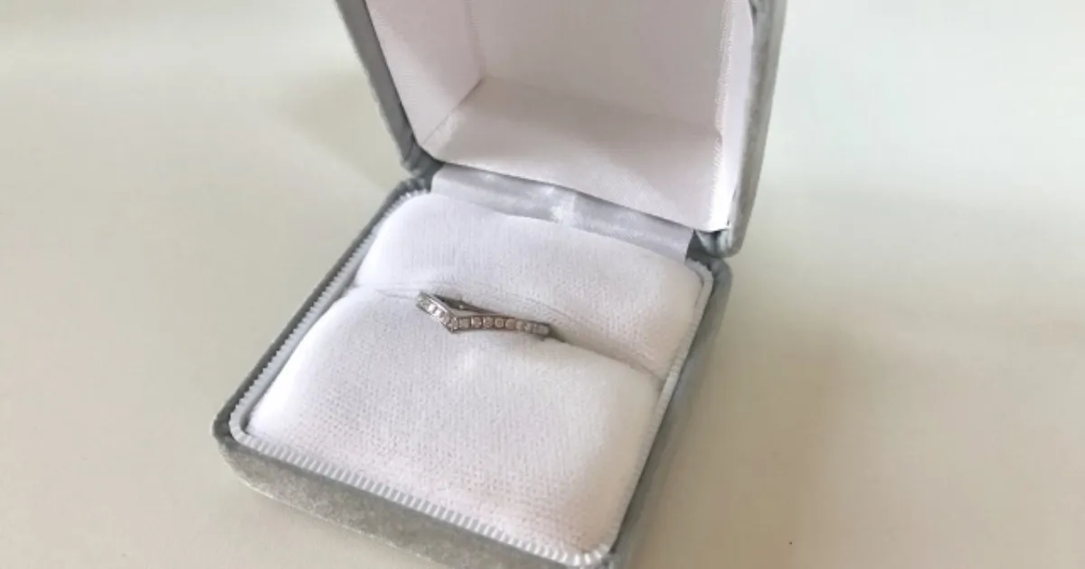普通そんなこと言う 彼にもらった大切な婚約指輪を友人に 屑ダイヤ と言われてとってもショック みんなのウェディングニュース