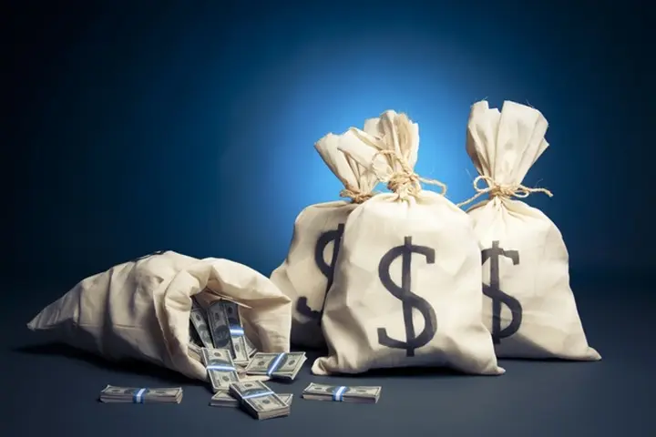 結婚のための貯金いくら必要 彼は100万 私は0万の貯金 これって多いの 少ないの みんなのウェディングニュース