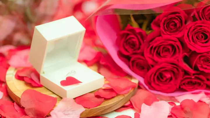 その手があったか 周りに流されて 結婚しよう の言葉も婚約指輪もなく入籍 鈍感な彼にプロポーズしてもらう方法 みんなのウェディングニュース