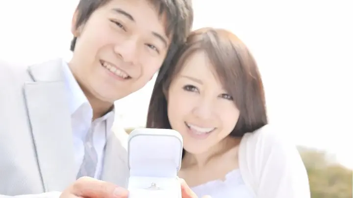 プロポーズに婚約指輪はなくてもok 彼女が喜ぶプロポーズの条件とは みんなのウェディングニュース プロポーズに婚約指輪はなくてもok 彼女が喜ぶプロポーズの条件とは みんなのウェディングニュース