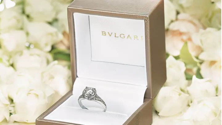 ブルガリのセミオーダーで愛のエンゲージリングを デザイン ユア ラブ ブライダル フェア開催中 みんなのウェディングニュース