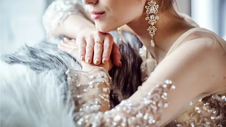 繊細なデザインにうっとり コスタレロス のウェディングドレスで海外花嫁さん風に みんなのウェディングニュース