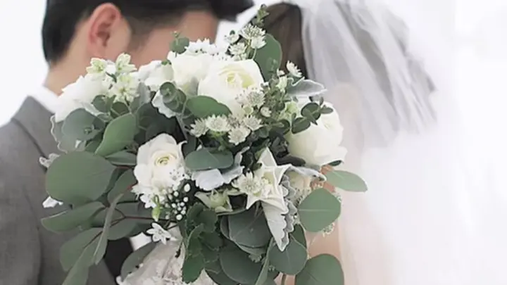 春婚ブーケや装花におすすめ ふわっと広がるかわいいお花 ラナンキュラス みんなのウェディングニュース