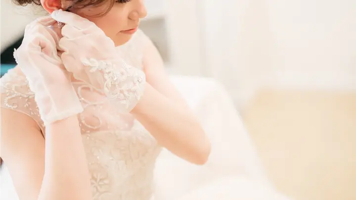 インスタでも人気の花嫁アクセ ゆらゆら印象的な パールシャワーピアス イヤリング みんなのウェディングニュース