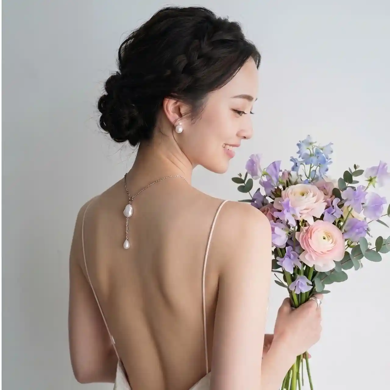 バックスタイルの花嫁