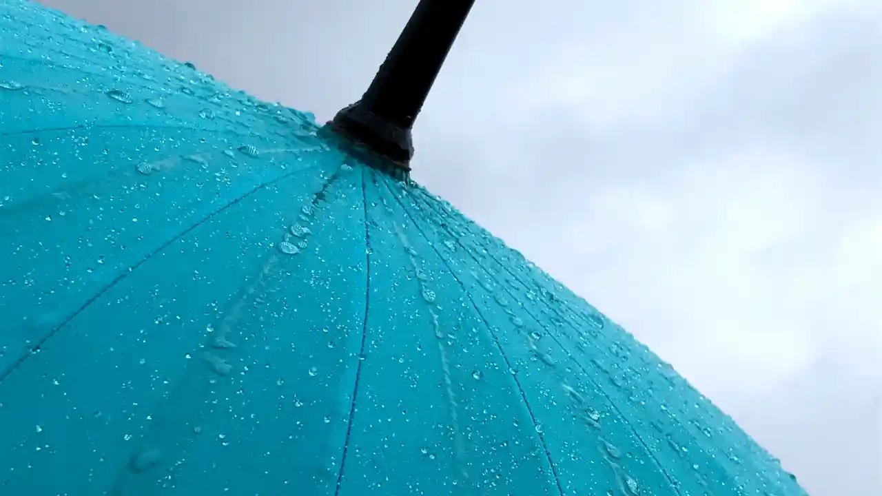 雨の日の結婚式に参列！服装マナーや雨対策は？