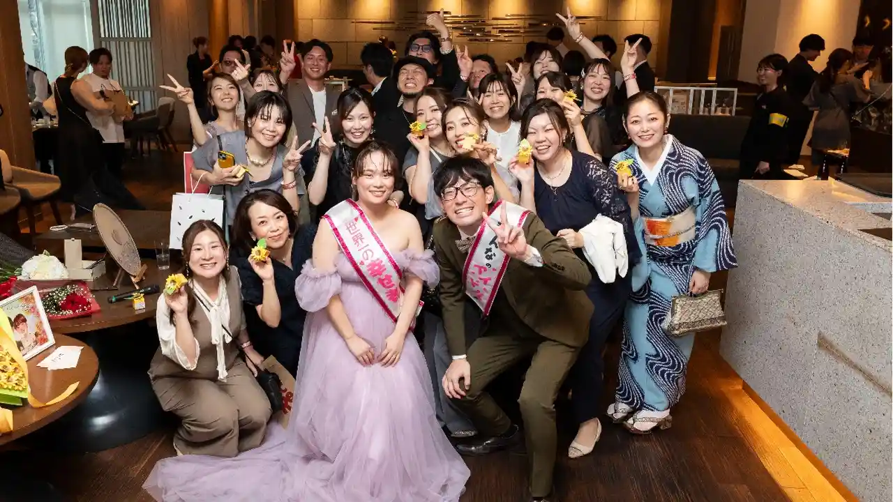 結婚式二次会の集合写真
