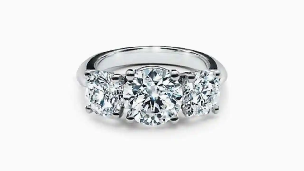 2025年版】みんな大好きティファニーの「人気婚約指輪デザイン」と支持