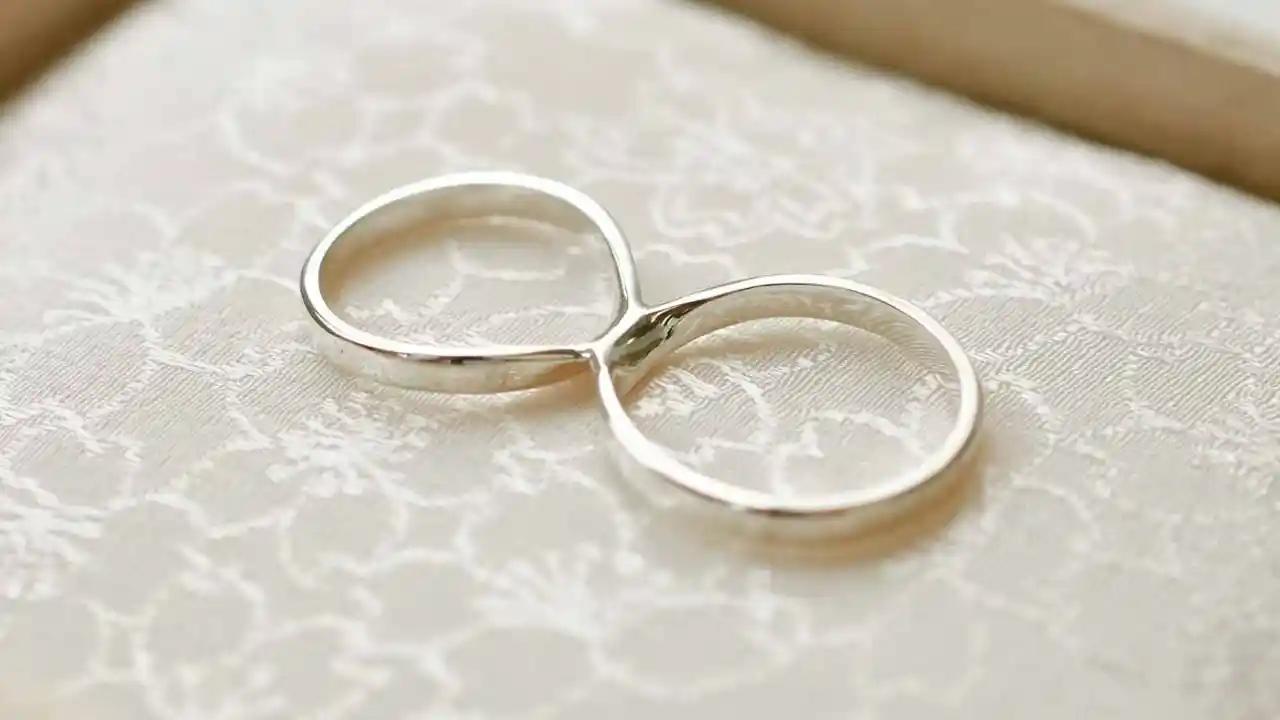 杢目金屋の結婚指輪「つながるカタチ」