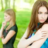 「この子、アプローチしづらっ…」と男性にと思われてしまう女性の特徴とは！？