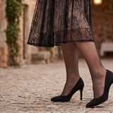 結婚式の黒タイツはなぜNG？マナー違反を避ける防寒＆美脚カバー術