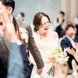 披露宴とは？結婚式（挙式）との違い・当日の流れ・費用・会場までまるごと解説