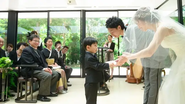 花嫁さんが選んだ 結婚式の人気の演出 年版 ゲスト参加型や定番演出などたくさんご紹介 みんなのウェディングニュース