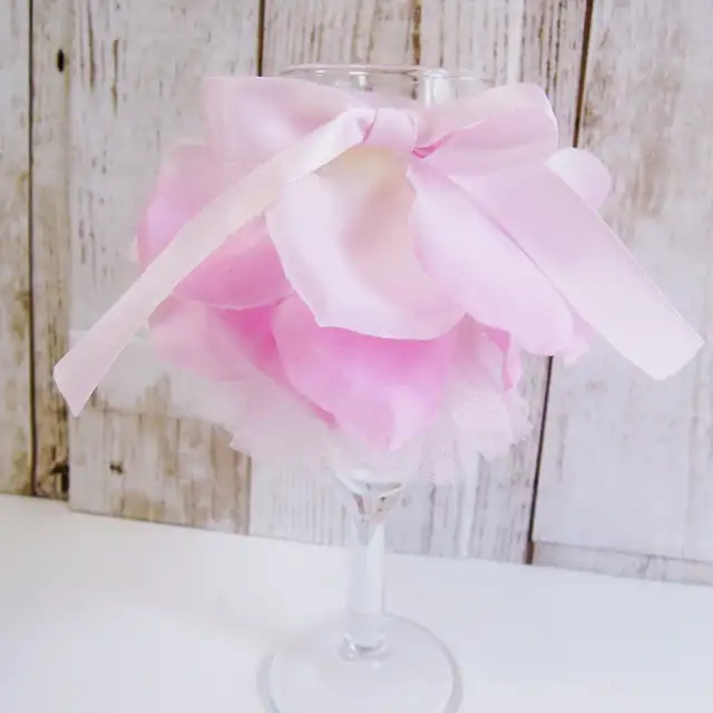 正面をリボン結びします